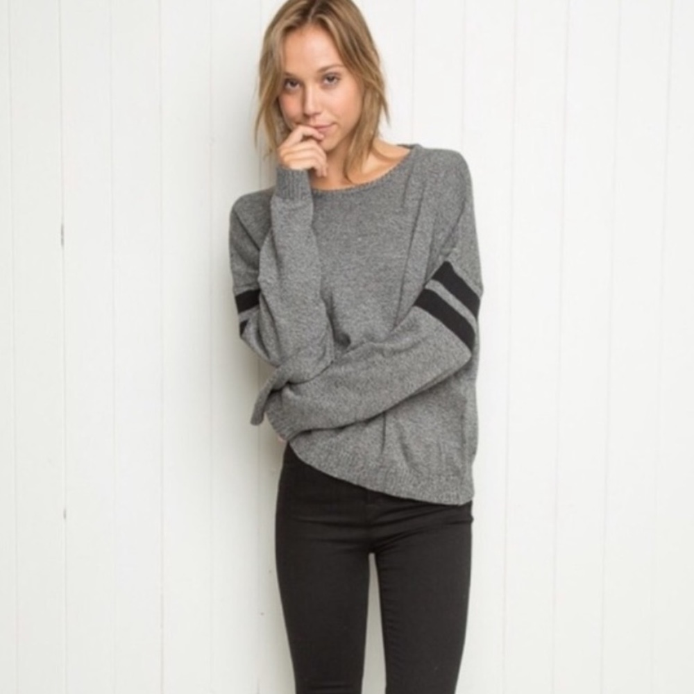 BRANDY MELVILLE SWEATER